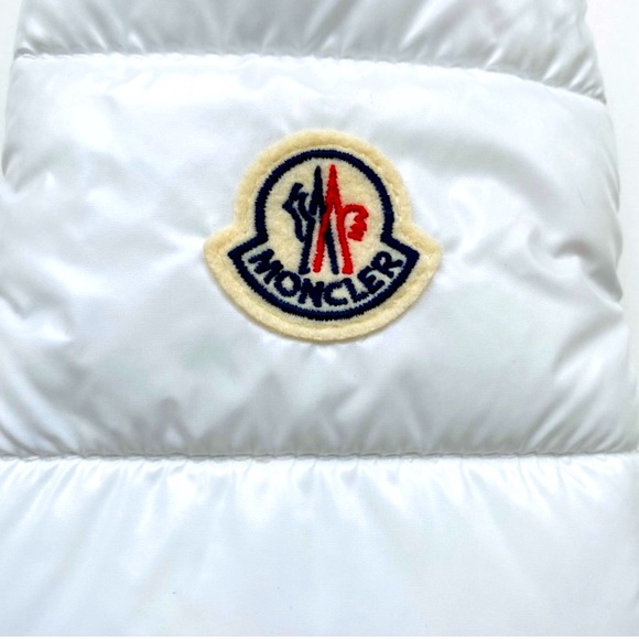 Authentic Moncler Oval Sunglasses with original cloth and case - Picture 5 of 7